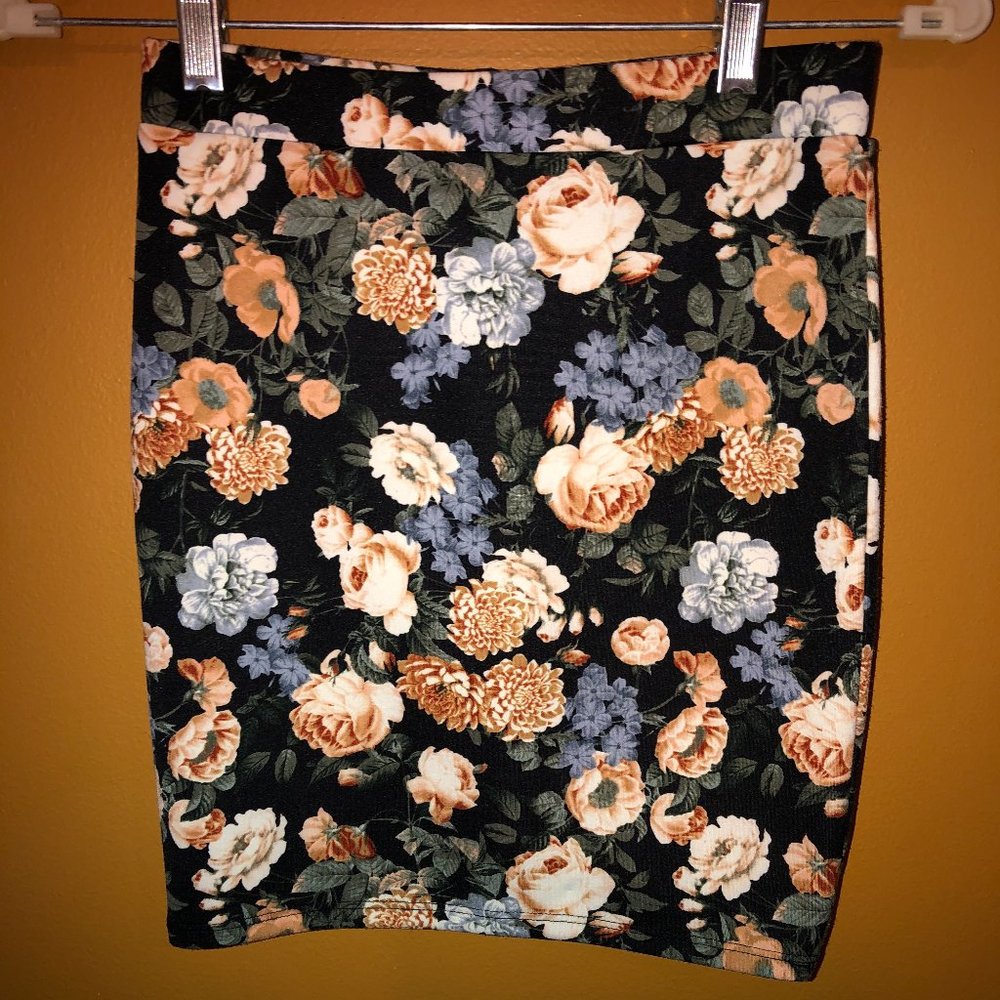Forever 21 floral pencil mini skirt